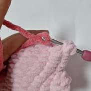 Brachiosaurus step photo: join the pink yarn at the tail