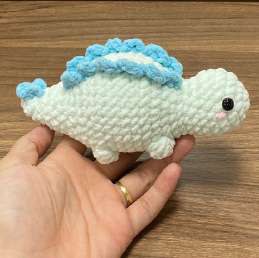 Stegosaurus step photo: your finished stegosaurus